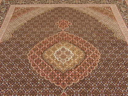 Fine Persian Fish Mahi Tabriz 7'0"x10'0" Hand-knotted Rug -W909