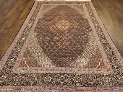 Fine Persian Fish Mahi Tabriz 7'0"x10'0" Hand-knotted Rug -W909